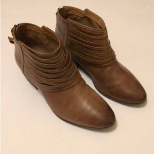 Clarks Skye Celeste brown leather bootie